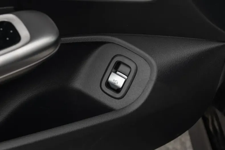 Mercedes-Benz CLE 300 din 2025 cu 19.500 km - oferta MER170944 - foto 11