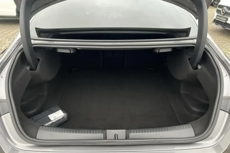 Mercedes-Benz CLA 250 din 2022 cu 52.205 km - oferta MER170947 - foto 9