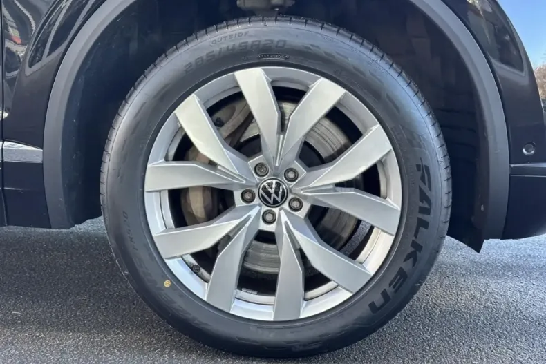 Volkswagen Touareg din 2021 cu 74.786 km - oferta VOL170975 - foto 3