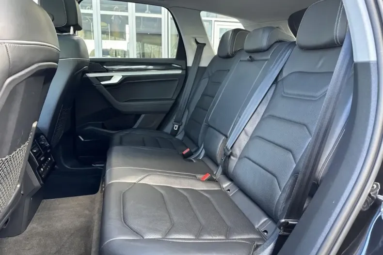 Volkswagen Touareg din 2021 cu 74.786 km - oferta VOL170975 - foto 9