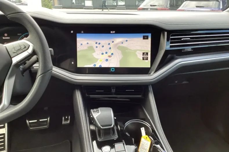 Volkswagen Touareg din 2024 cu 5.500 km - oferta VOL170979 - foto 9