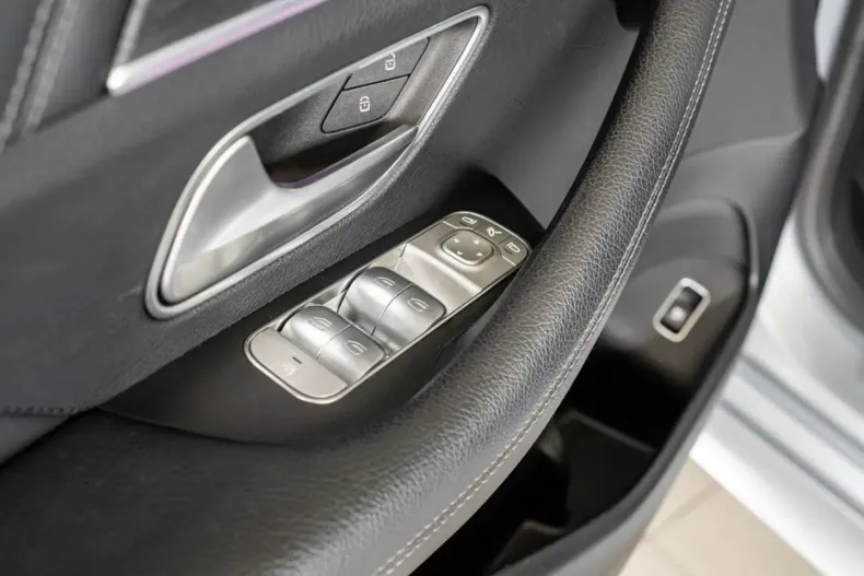 Mercedes-Benz GLE 400 din 2023 cu 43.851 km - oferta MER170982 - foto 21