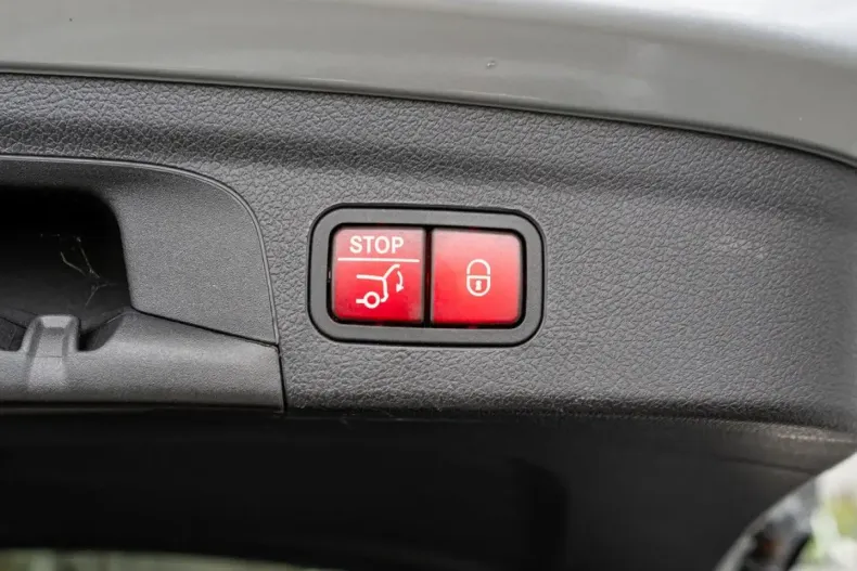 Mercedes-Benz GLE 400 din 2023 cu 43.851 km - oferta MER170982 - foto 24