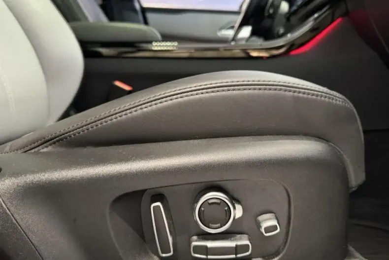 Land Rover Range Rover Velar din 2023 cu 79.500 km - oferta LAN171002 - foto 15