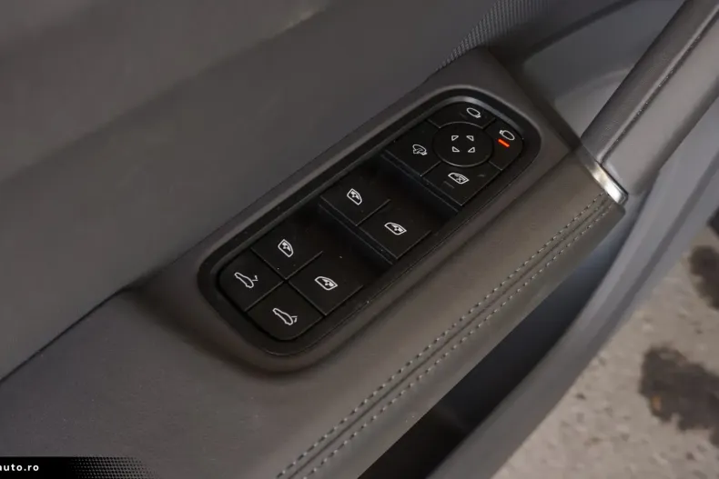 Porsche Cayenne din 2023 cu 39.990 km - oferta POR171004 - foto 28