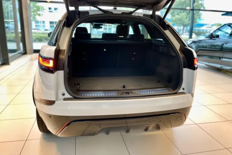 Land Rover Range Rover Velar din 2023 cu 2.907 km - oferta LAN171005 - foto 13