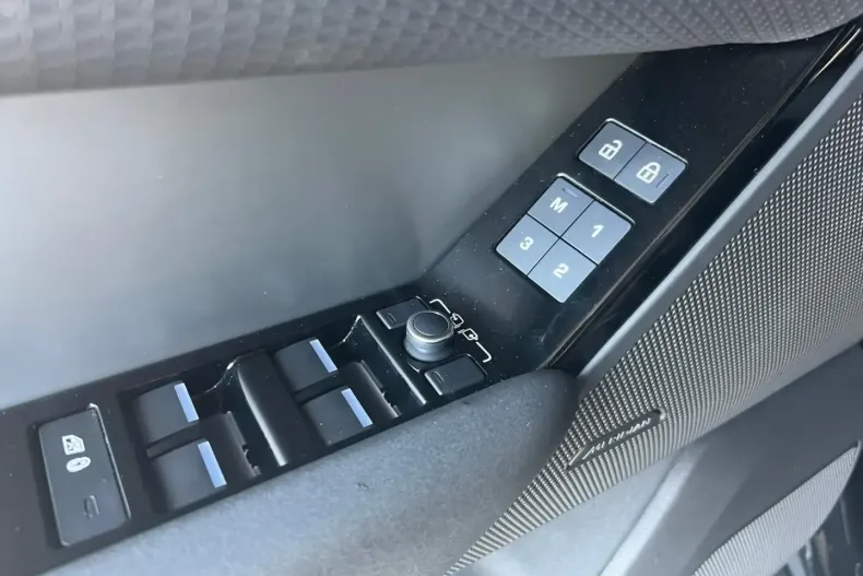 Land Rover Range Rover Velar din 2023 cu 36.000 km - oferta LAN171006 - foto 19