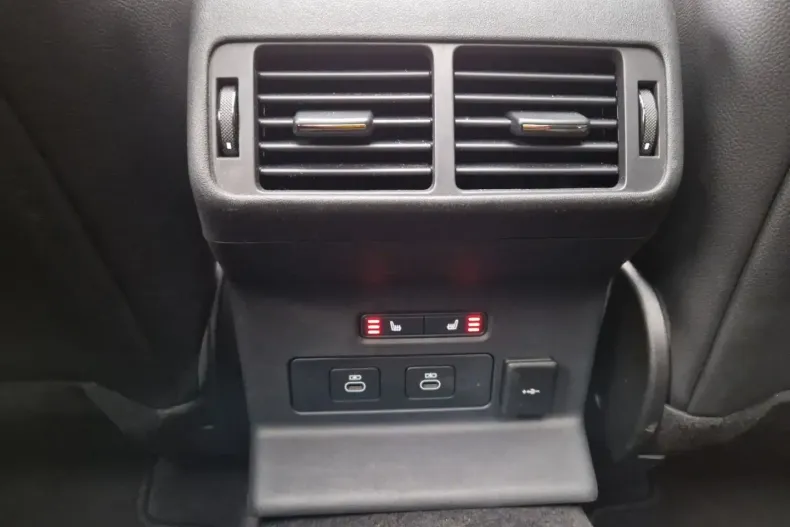 Land Rover Range Rover Velar din 2023 cu 11.628 km - oferta LAN171010 - foto 17