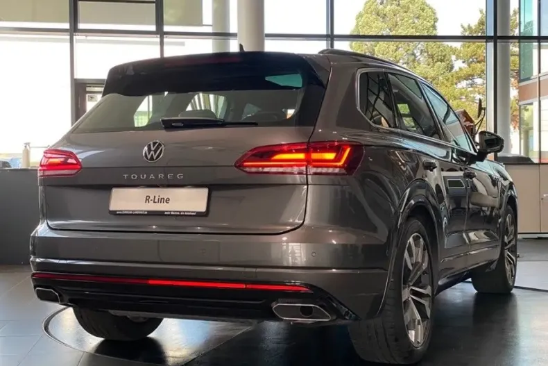 Volkswagen Touareg din 2023 cu 55.287 km - oferta VOL171016 - foto 3