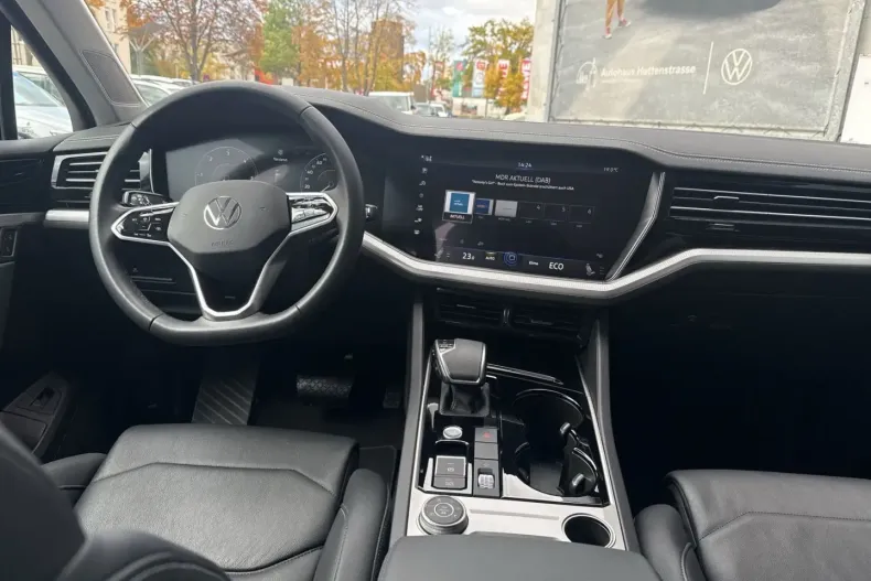 Volkswagen Touareg din 2023 cu 56.400 km - oferta VOL171017 - foto 14