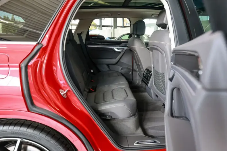 Volkswagen Touareg din 2023 cu 28.964 km - oferta VOL171020 - foto 4