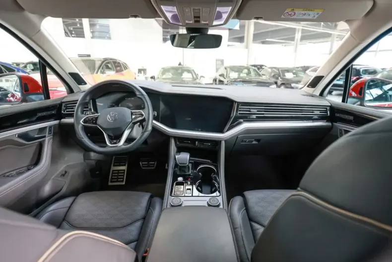 Volkswagen Touareg din 2023 cu 28.964 km - oferta VOL171020 - foto 6