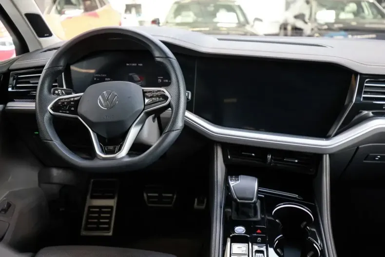 Volkswagen Touareg din 2023 cu 28.964 km - oferta VOL171020 - foto 7