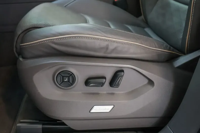 Volkswagen Touareg din 2023 cu 28.964 km - oferta VOL171020 - foto 24