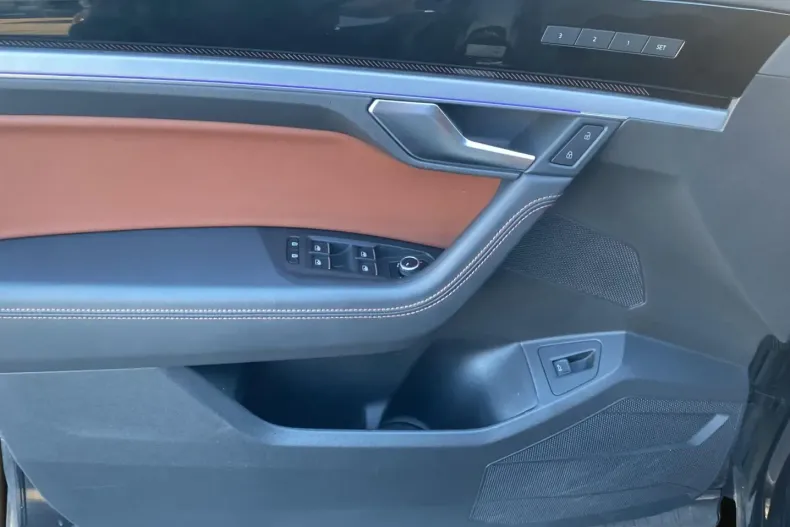 Volkswagen Touareg din 2023 cu 39.800 km - oferta VOL171022 - foto 5