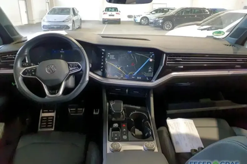 Volkswagen Touareg din 2023 cu 61.800 km - oferta VOL171023 - foto 3