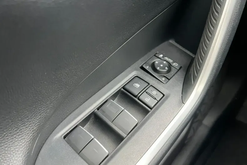 Toyota RAV4 din 2022 cu 77.037 km - oferta TOY171028 - foto 21