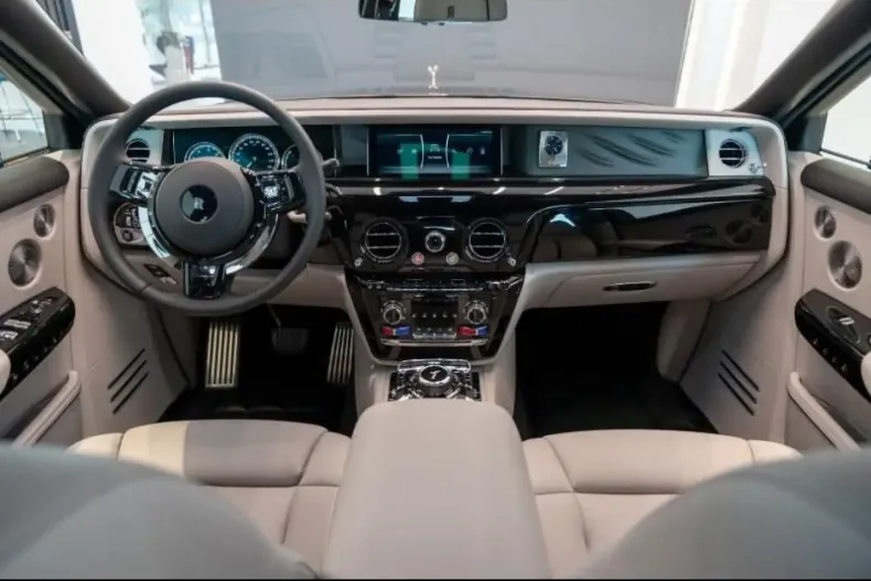 Rolls-Royce Phantom din 2023 cu 5.455 km - oferta ROL171037 - foto 9