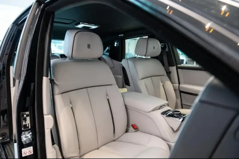 Rolls-Royce Phantom din 2023 cu 5.455 km - oferta ROL171037 - foto 12