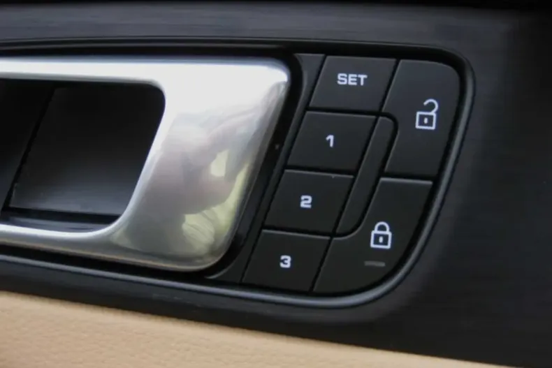 Porsche Panamera din 2023 cu 19.000 km - oferta POR171102 - foto 10