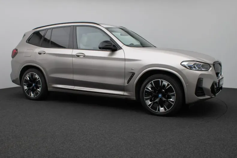 BMW iX3 din 2022 cu 25.852 km - oferta BMW171120 - foto 3