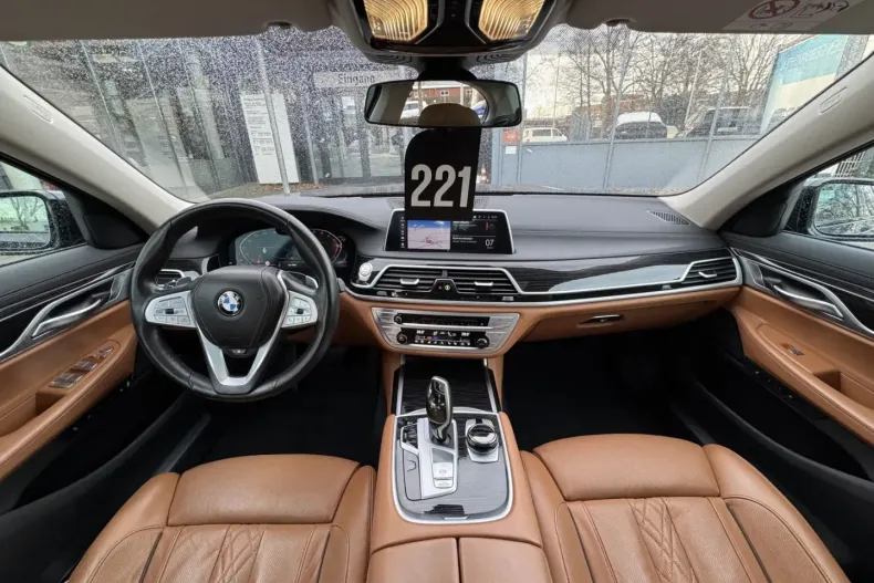 BMW 740 din 2021 cu 69.459 km - oferta BMW171137 - foto 2