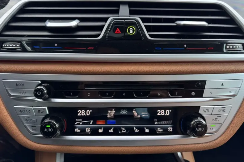 BMW 740 din 2021 cu 69.459 km - oferta BMW171137 - foto 25