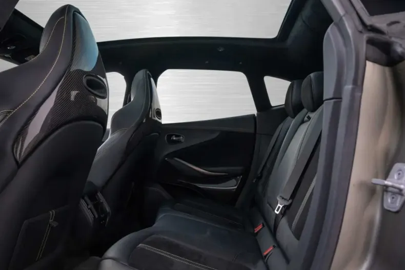 Aston Martin DBX din 2023 cu 25.500 km - oferta AST171146 - foto 13