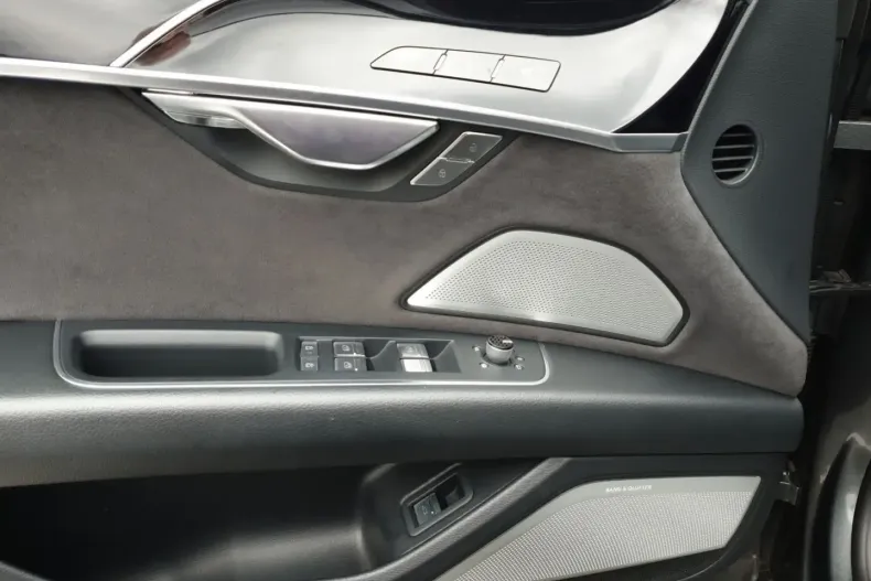 Audi A8 din 2022 cu 55.235 km - oferta AUD171148 - foto 8