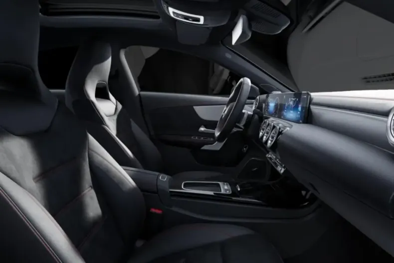 Mercedes-Benz CLA 220 din 2024 cu 5.206 km - oferta MER171156 - foto 11