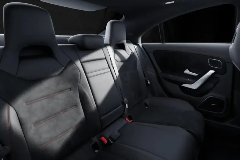 Mercedes-Benz CLA 220 din 2024 cu 5.206 km - oferta MER171156 - foto 12