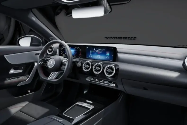 Mercedes-Benz CLA 220 din 2024 cu 5.206 km - oferta MER171156 - foto 13