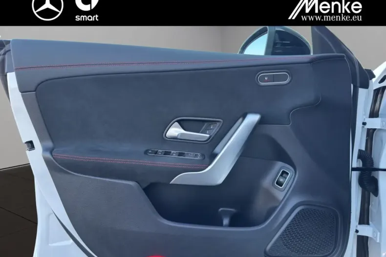 Mercedes-Benz CLA 200 din 2024 cu 9.316 km - oferta MER171159 - foto 11