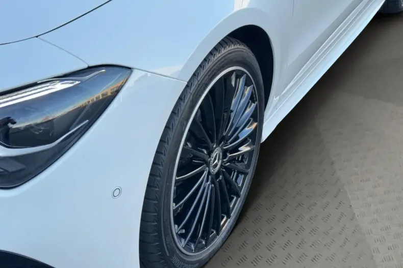 Mercedes-Benz CLA 200 din 2024 cu 9.316 km - oferta MER171159 - foto 18