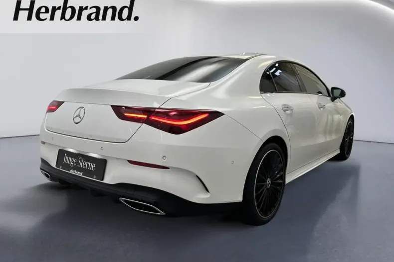 Mercedes-Benz CLA 200 din 2024 cu 27.297 km - oferta MER171160 - foto 3