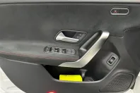 Mercedes-Benz CLA 200 din 2024 cu 27.297 km - oferta MER171160 - foto 9