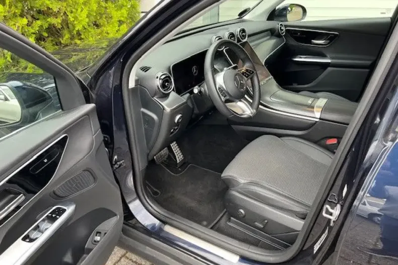 Mercedes-Benz GLC 300 din 2023 cu 47.750 km - oferta MER171213 - foto 10