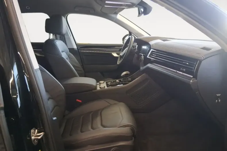 Volkswagen Touareg din 2025 cu 27.261 km - oferta VOL171220 - foto 13