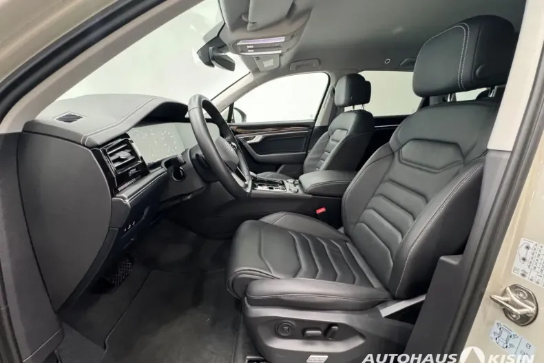 Volkswagen Touareg din 2024 cu 23.168 km - oferta VOL171223 - foto 4