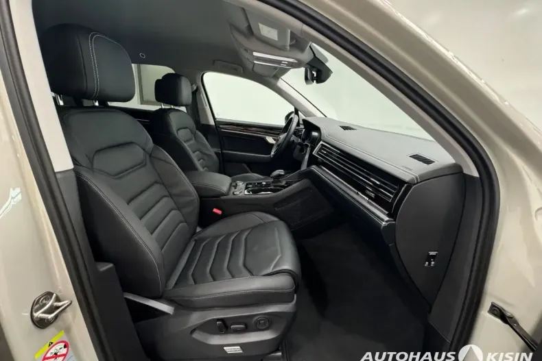 Volkswagen Touareg din 2024 cu 23.168 km - oferta VOL171223 - foto 6