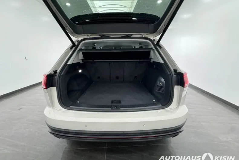 Volkswagen Touareg din 2024 cu 23.168 km - oferta VOL171223 - foto 11