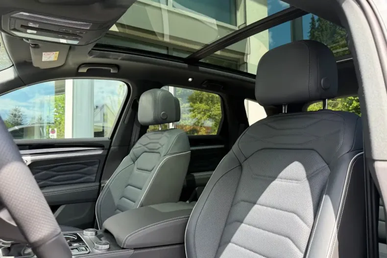 Volkswagen Touareg din 2024 cu 16.850 km - oferta VOL171225 - foto 12