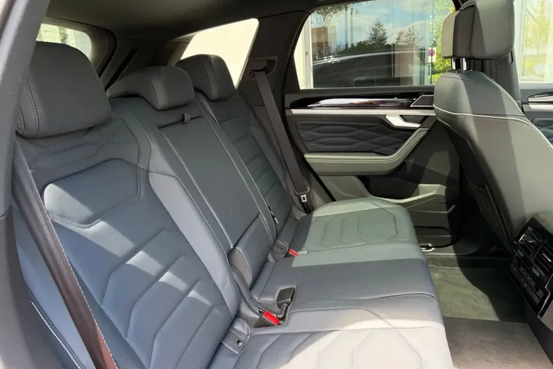 Volkswagen Touareg din 2024 cu 16.850 km - oferta VOL171225 - foto 18