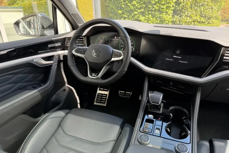 Volkswagen Touareg din 2024 cu 16.850 km - oferta VOL171225 - foto 21