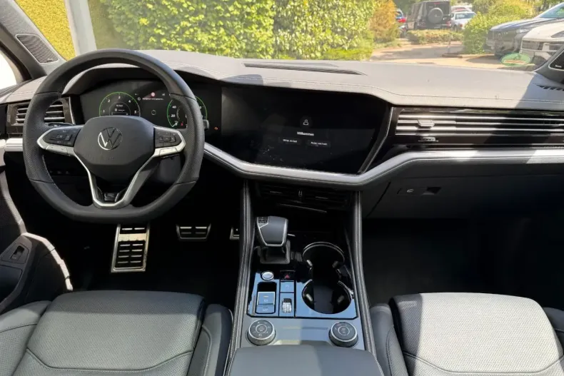 Volkswagen Touareg din 2024 cu 16.850 km - oferta VOL171225 - foto 22