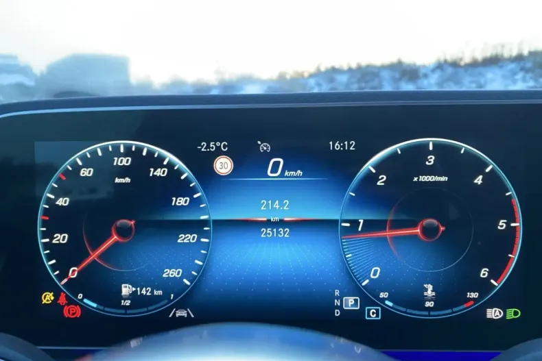 Mercedes-Benz GLE 400 din 2025 cu 26.000 km - oferta MER171235 - foto 12