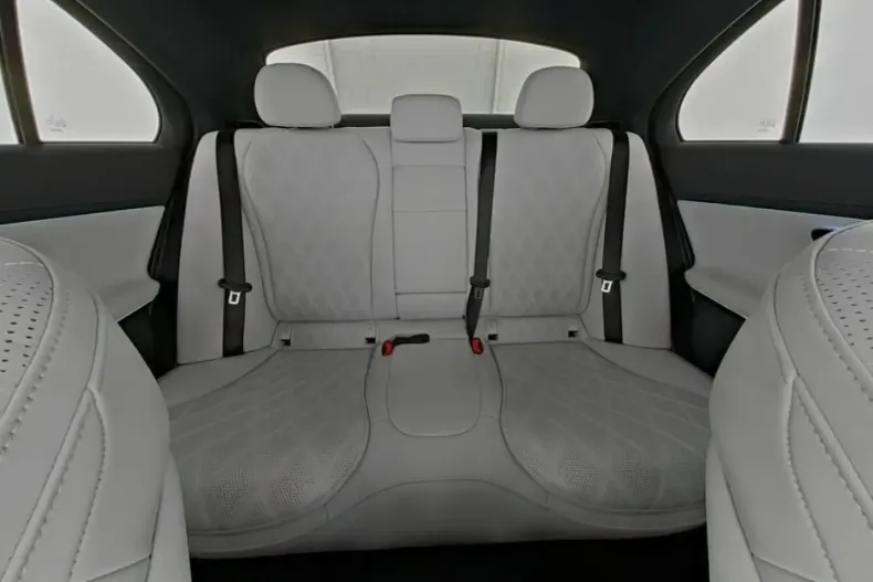 Mercedes-Benz E 400 din 2024 cu 32.403 km - oferta MER171252 - foto 9