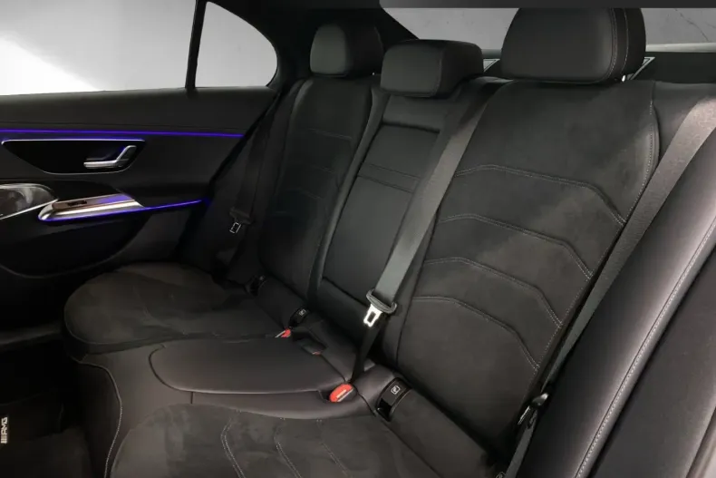 Mercedes-Benz E 400 din 2024 cu 11.740 km - oferta MER171254 - foto 9