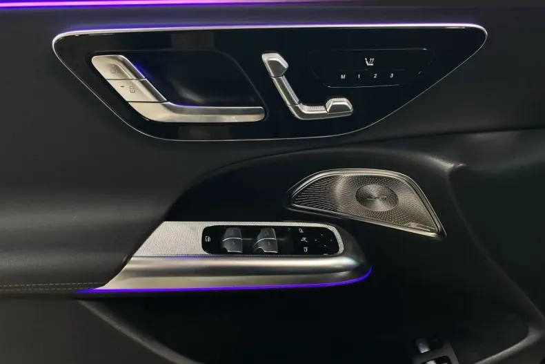 Mercedes-Benz E 400 din 2024 cu 11.740 km - oferta MER171254 - foto 14