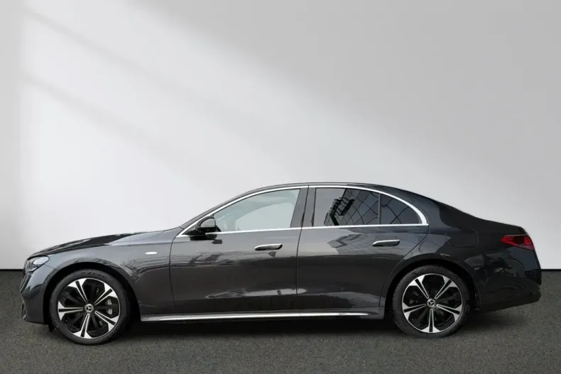 Mercedes-Benz E 400 din 2025 cu 8.100 km - oferta MER171255 - foto 2